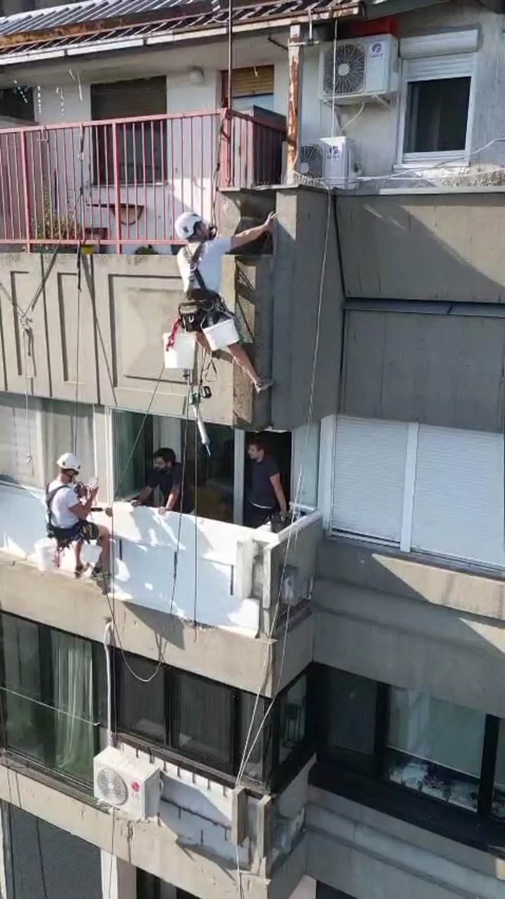 Radna situacija na fasadi višespratnice