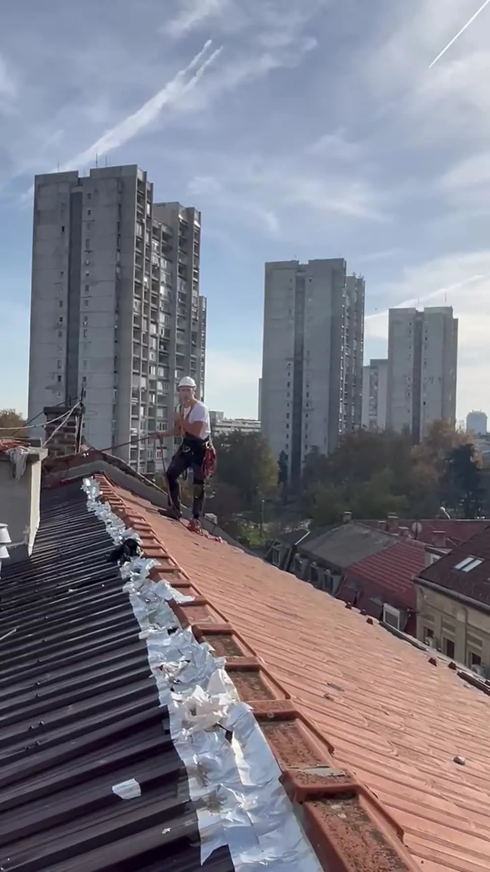 Rad na krovu višespratnog objekta